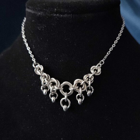 Gothic vintage silver elegant princess chandelier chain mail necklace - Picture 7 of 7